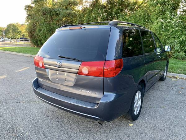 2009 TOYOTA SIENNA for sale in Farmingville, NY – photo 7