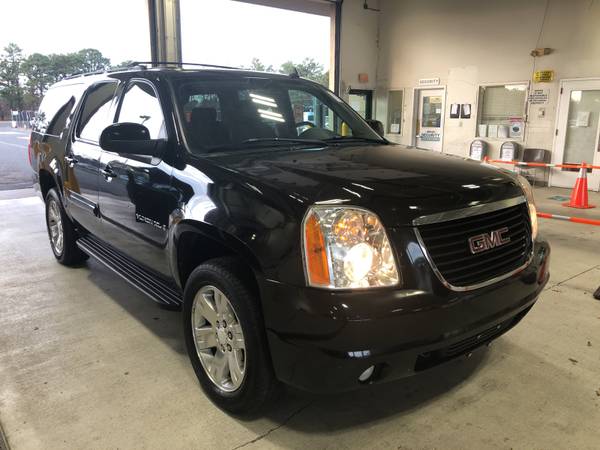 2010 GMC YUKON XL SLT - cars & trucks - by owner - vehicle... for sale in Mastic, NY – photo 3