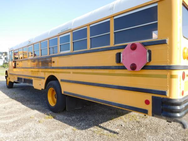 2001 INTERNATIONAL SCHOOL BUSES for sale in Spring Hill, RI – photo 3