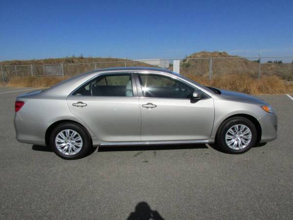 **** 2014 Toyota Camry LE Sedan 4D **** ) - cars & trucks - by... for sale in Modesto, CA – photo 3