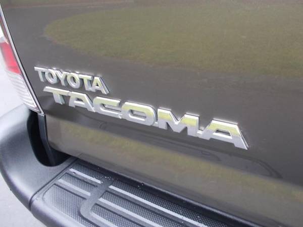 2015 Toyota Tacoma 4WD DOUBLE CAB V6 TRD SPORT - cars & trucks - by... for sale in Cohoes, VT – photo 11