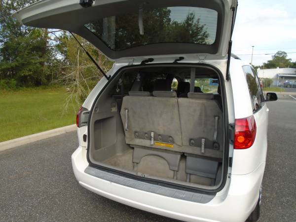 TOYOTA SIENNA mini VAN LE - cars & trucks - by dealer - vehicle... for sale in Gainesville, FL – photo 6