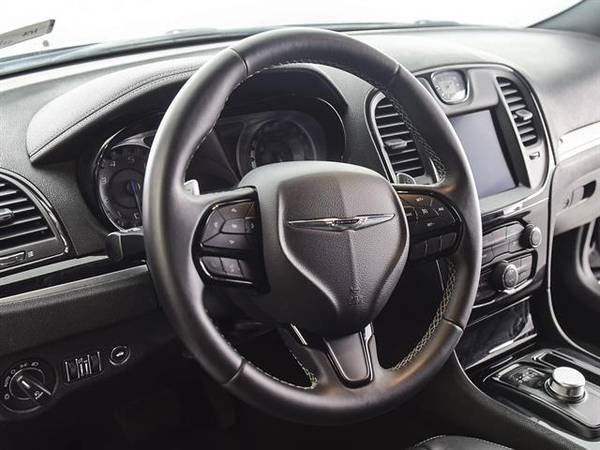 2018 Chrysler 300 300S Sedan 4D sedan Black - FINANCE ONLINE for sale in Atlanta, CA – photo 2