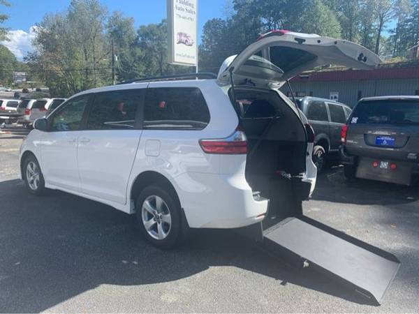 2019 *Toyota* *Sienna* *Le* handicap wheelchair rear entry van -... for sale in Dallas, AL – photo 16