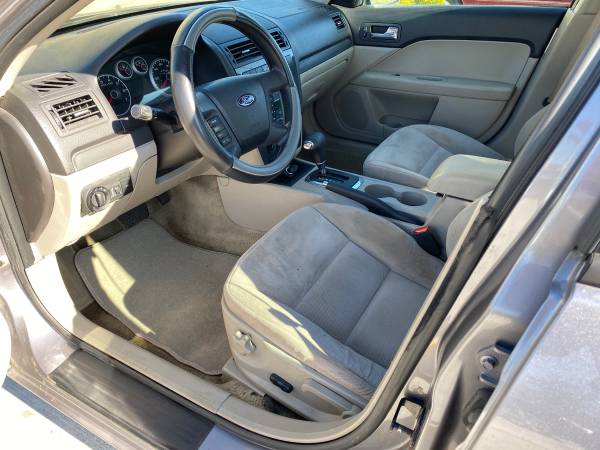 2006 Ford Fusion SE sedan runs - cars & trucks - by dealer - vehicle... for sale in NOBLESVILLE, IN – photo 3