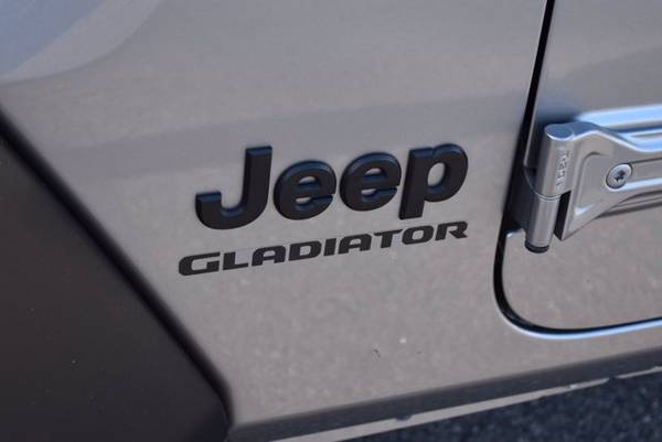 2020 Jeep Gladiator Sport S pickup Billet Silver Metallic Clearcoat... for sale in Milledgeville, GA – photo 10