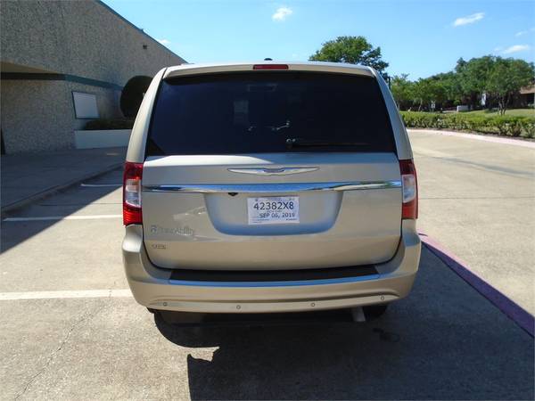 14 CHRYSLER TOWN & COUNTRY MOBILITY HANDICAP WHEELCHAIR POWER RAMP... for sale in Irving, MS – photo 8