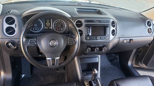 2012 Volkswagen Tiguan SE ( EXTRA CLEAN, NAVIGATION ) - cars &... for sale in Shawnee, MO – photo 17