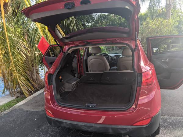 2015 Red Hyundai Tucson GLS - cars & trucks - by owner - vehicle... for sale in Fort Lauderdale, FL – photo 6