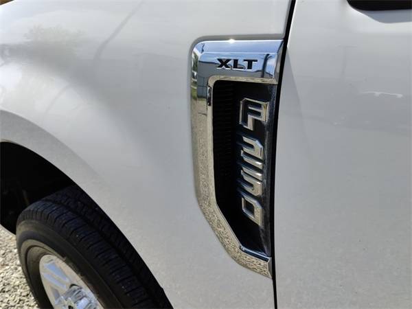 2018 Ford F-250SD XLT - - by dealer - vehicle for sale in Chillicothe, WV – photo 10