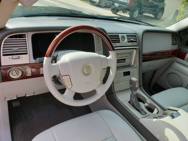 2004 Lincoln Navigator Luxury SUV - 1 Owner - DVD Player - Captains for sale in Lake Helen, FL – photo 11
