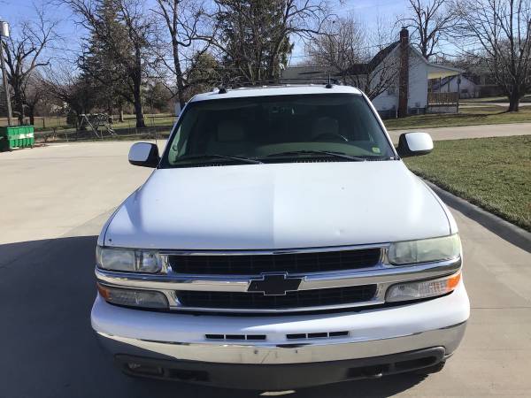 White Chevy Tahoe 1500 4X4 - cars & trucks - by dealer - vehicle... for sale in Dallas Center, IA – photo 3