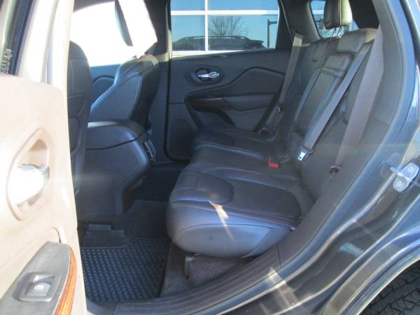 2014 jeep cherokee trailhawk 4wd v6 leather sunroof fully loaded for sale in East Providence, RI – photo 11