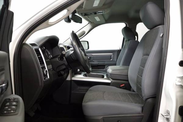 NAVIGATION! BLUETOOTH! 2016 Ram 1500 LONE STAR 4X4 4WD Crew Cab for sale in Clinton, MO – photo 4