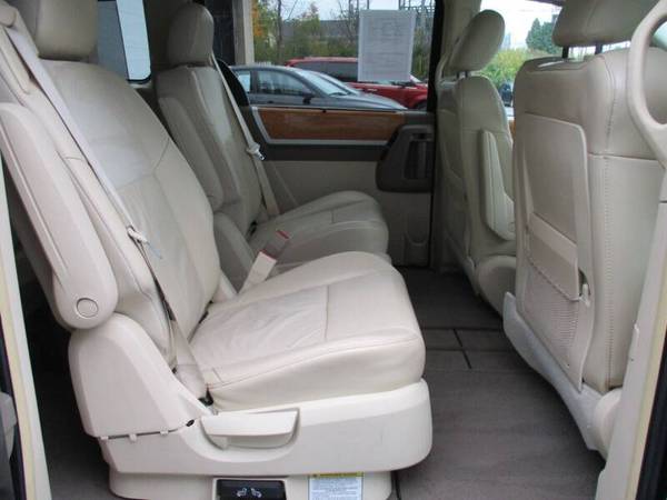 2008 Chrysler Town and Country Limited 4dr Mini Van - cars & trucks... for sale in Youngstown, PA – photo 19