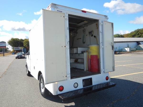 13 Chevrolet Express 3500 Single Rear Wheel 10ft Box Cube Service Van for sale in West Boylston, MA – photo 9