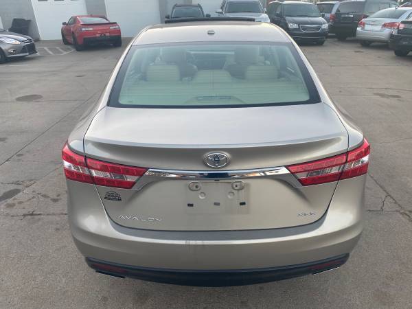 2013 Toyota Avalon XLE *55K Low-Miles!* Loaded! - cars & trucks - by... for sale in Lincoln, KS – photo 6