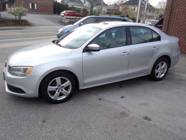 2011 VOLKSWAGEN JETTA TDI - - by dealer - vehicle for sale in North Providence, RI – photo 6