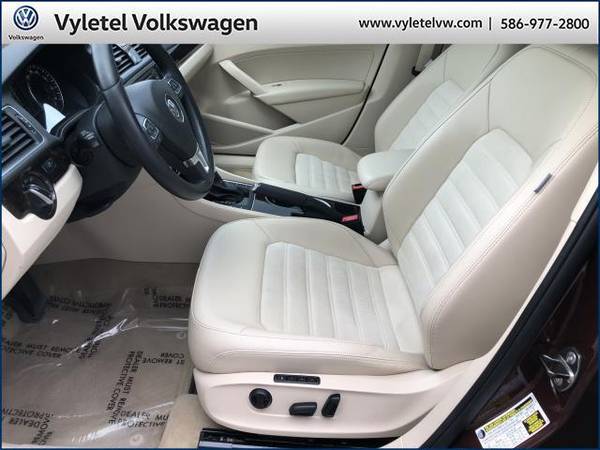 2014 Volkswagen Passat sedan 4dr Sdn 2.0L DSG TDI SEL Premium -... for sale in Sterling Heights, MI – photo 16