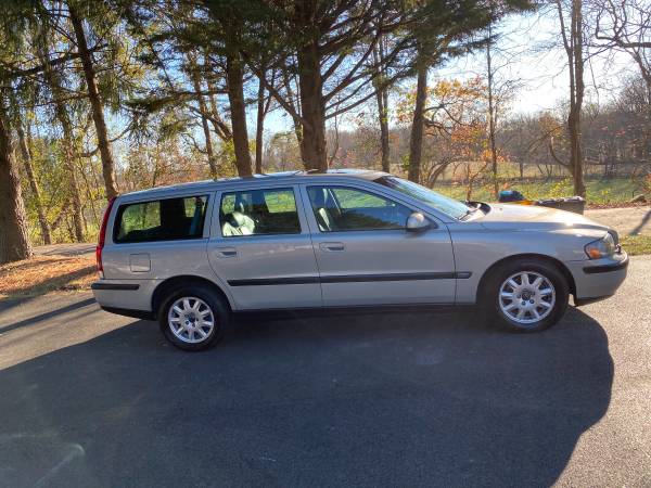 2002 Volvo V70 - cars & trucks - by owner - vehicle automotive sale for sale in Harwood, MD – photo 2