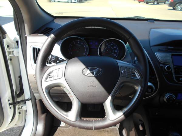 2013 Hyundai Tucson Limited 2WD - - by dealer for sale in Tyler, TX – photo 10