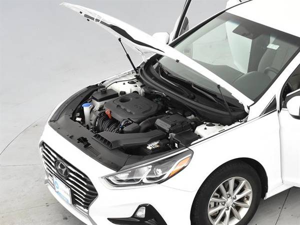 2018 Hyundai Sonata SE Sedan 4D sedan Off white - FINANCE ONLINE for sale in Cleveland, OH – photo 4