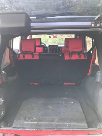 Perfect island Jeep Wrangler Unlimited JK 4door 4WD - cars & trucks... for sale in Other, Other – photo 10