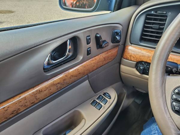 1999 Lincoln Continental!! LOW MILES!! Leather!! Sunroof!! Clean AF!! for sale in Dubuque, IA – photo 15
