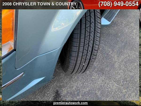 2008 CHRYSLER TOWN & COUNTRY LIMITED - - by dealer for sale in Alsip, IL – photo 6