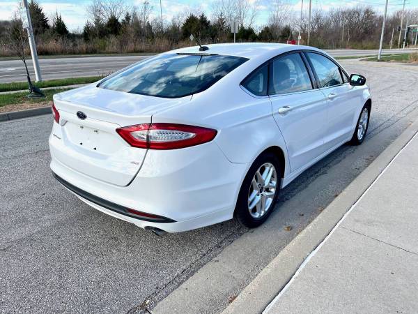 2013 Ford Fusion SE 63k - Flawless - Free Warranty!! - cars & trucks... for sale in Kansas City, MO – photo 3