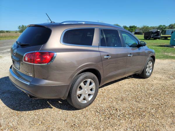 2010 Buick Enclave CXL for sale in Yoakum, TX – photo 2