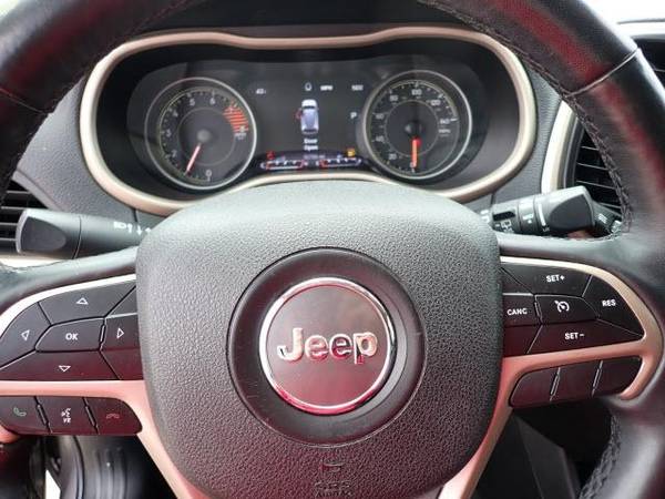 2018 Jeep Cherokee Limited 4x4 - - by dealer - vehicle for sale in Columbus, NE – photo 11