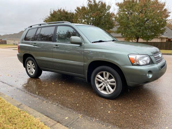 2007 Toyota Highlander hybrid low miles - cars & trucks - by owner -... for sale in Southaven, TN – photo 2
