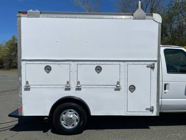 05 Ford E-350 E350 XL 10ft Hi Cube Utility Van Gas 1 Owner SKU: 13923 for sale in south jersey, NJ – photo 8