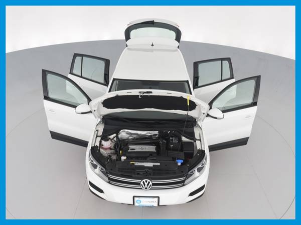 2017 VW Volkswagen Tiguan Limited 2 0T Sport Utility 4D suv White for sale in Other, OR – photo 22