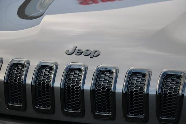 2017 Jeep Cherokee Sport 3.2L V6 4WD SUV AWD CROSSOVER rav4 crv for sale in Auburn, WA – photo 6