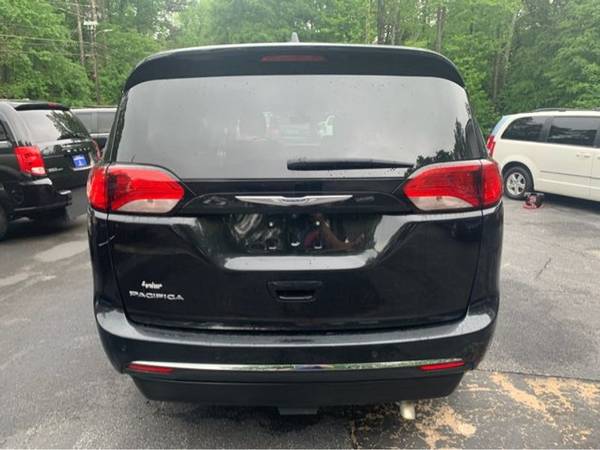 2017 Chrysler Pacifica Touring-L handicap wheelchair side for sale in Dallas, NJ – photo 5