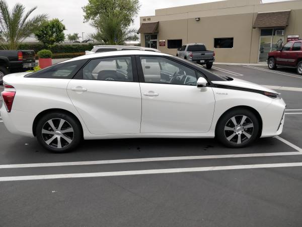 2017 Toyota Miria for sale in Santa Ana, CA – photo 15
