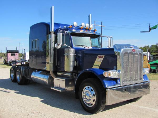 2009 Peterbilt 389 Extended Hood for sale in Burleson, TX