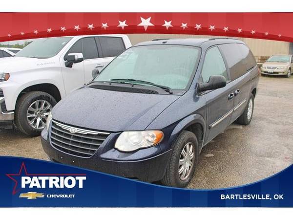2007 Chrysler Town & Country Touring - mini-van - - by for sale in Bartlesville, OK – photo 3