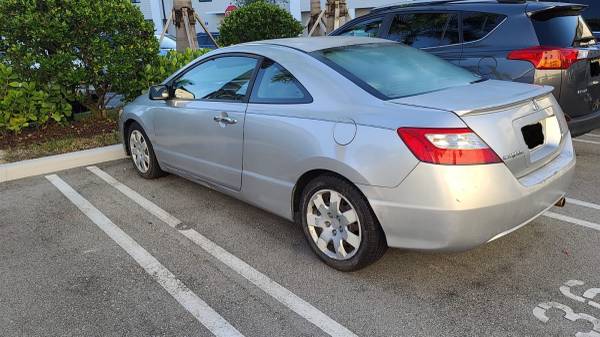Honda Civic 2007 Silver - cars & trucks - by owner - vehicle... for sale in Miami, FL – photo 2