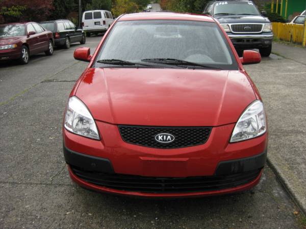 2007 KIA RIO 4-DR. HATCHBACK GAS-SAVER - cars & trucks - by dealer -... for sale in Seattle, WA – photo 8