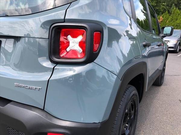 2018 Jeep Renegade 4x4 4WD Sport Sport SUV for sale in Milwaukie, OR – photo 8
