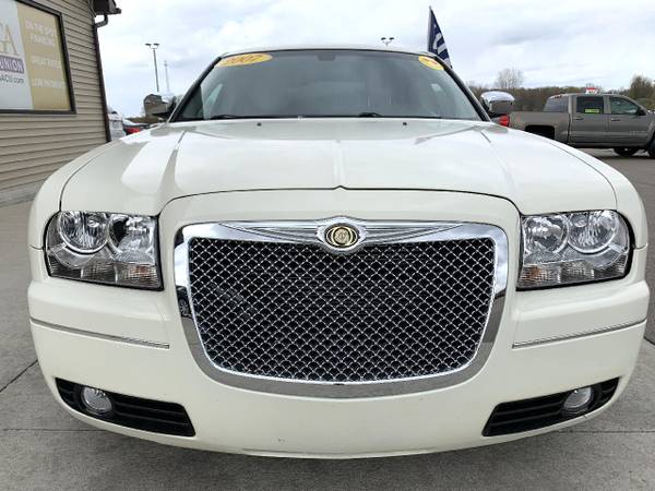 2007 Chrysler 300 4dr Sdn 300 Touring RWD - - by for sale in Chesaning, MI – photo 2