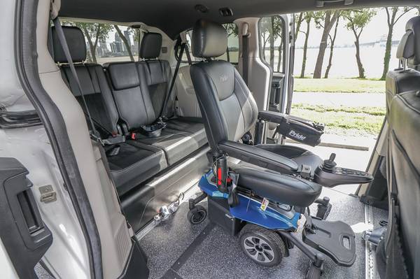 2017 Dodge Grand Caravan SXT wheelchair conversion van for sale in Springfield, OH – photo 5