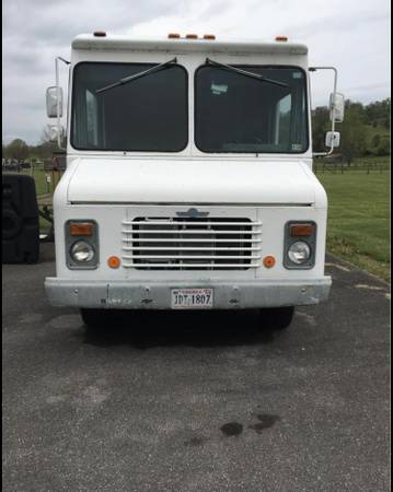 1988 Chevrolet box truck for sale in Meadow View, VA – photo 2