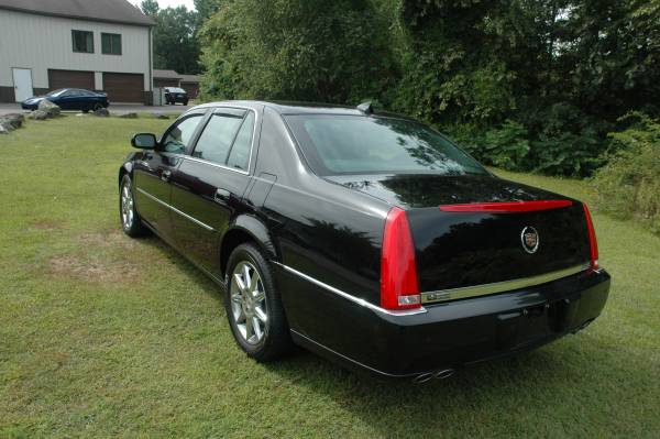 2011 Cadillac DTS Luxury Edition Sedan - LOW LOW MILES - 1 Owner for sale in Windham, MA – photo 8