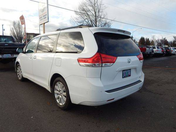 2011 Toyota Sienna LE Minivan 4D for sale in Eugene, OR – photo 4