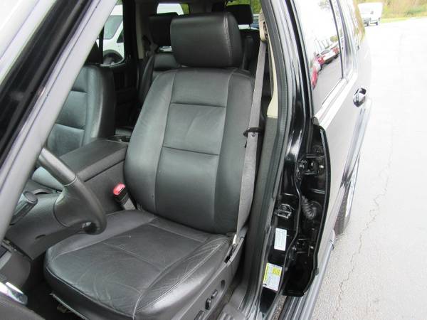 2006 Ford Explorer 4.0L Limited 4WD with Adaptive energy-absorbing... for sale in Grayslake, IL – photo 12
