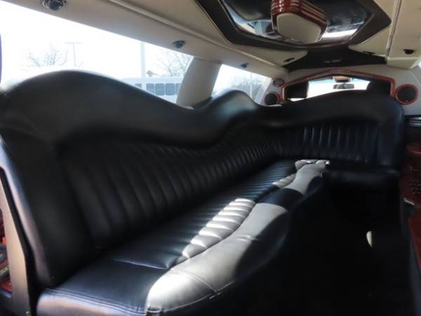 2005 Lincoln Towncar Executive Limo 4 6L V8 - Warranty - cars & for sale in Middleville, MI – photo 17